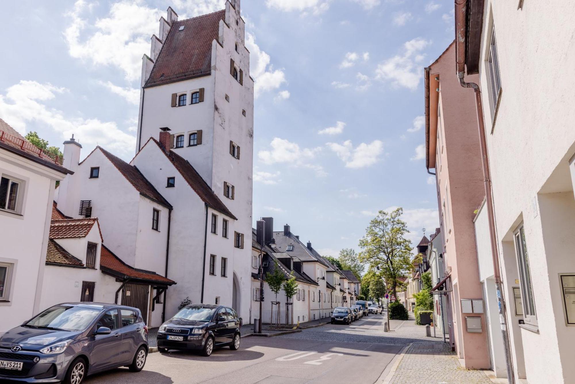 Lumen Homes - Altstadt-Studio Direkt Im Zentrum, Kueche, Netflix, Oeffentlicher Parkplatz Ums Eck Ингольштадт Экстерьер фото